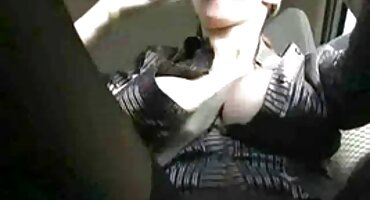 sex nhật bạn thân Để dương vật giữa hai heosex bầu ngực của cô ấy.